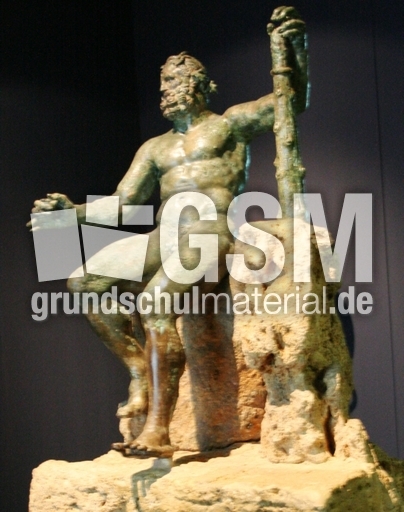 Statuette-des-Herakles-1.jpg